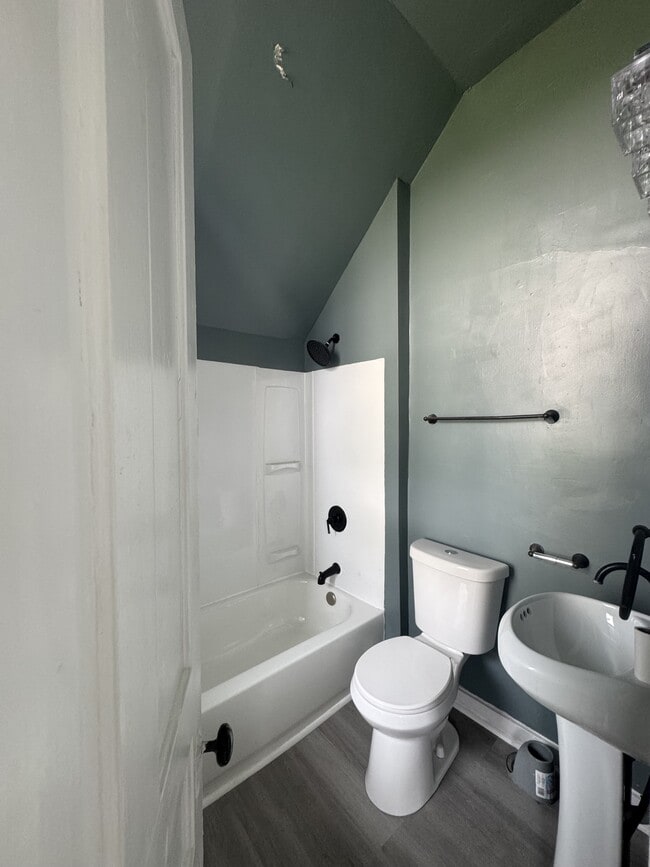 Photo - 3200 Brunot Ave