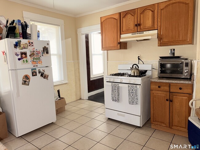 438 Hollister Ave Unit 1st floor