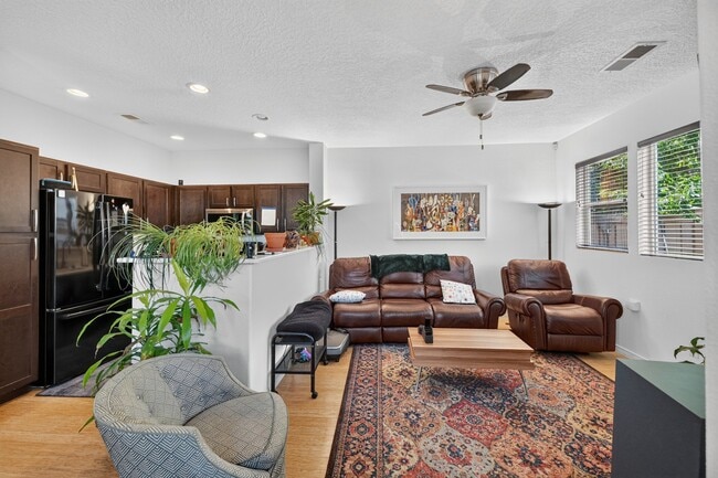 3 Scenic Mesa Rd