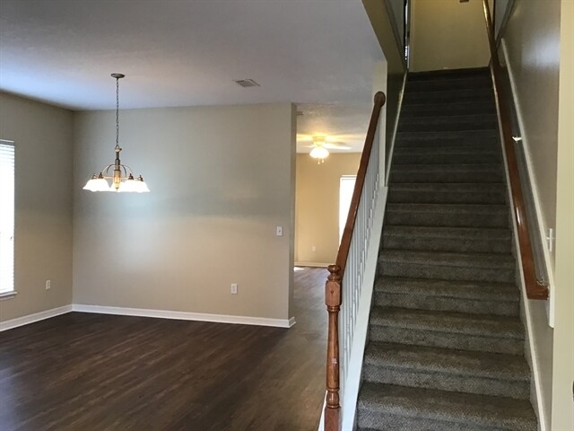 Photo - 1147 Hyacinth St