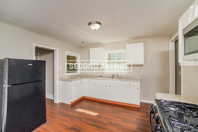Photo - 3030 Greenwood Ave
