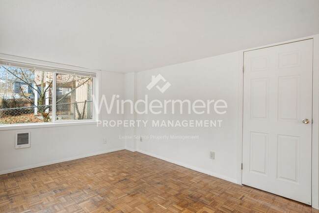 Photo - 1111 E Newark Ave Apartment Unit 04