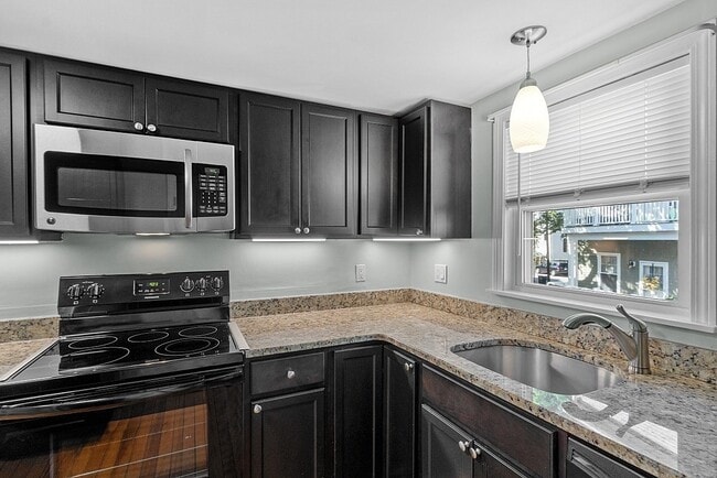 7 Andrew St Unit 14