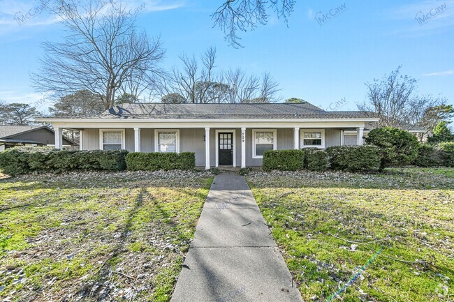 Building Photo - 709 Cimarron Trail Rental