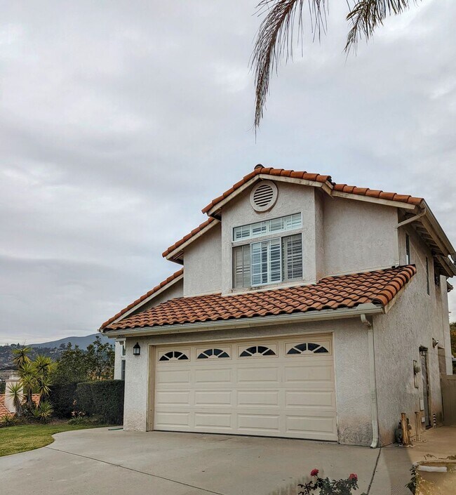 Photo - Spacious ALPINE 3 Bedroom 2.5 Bath 2 Story... Casa