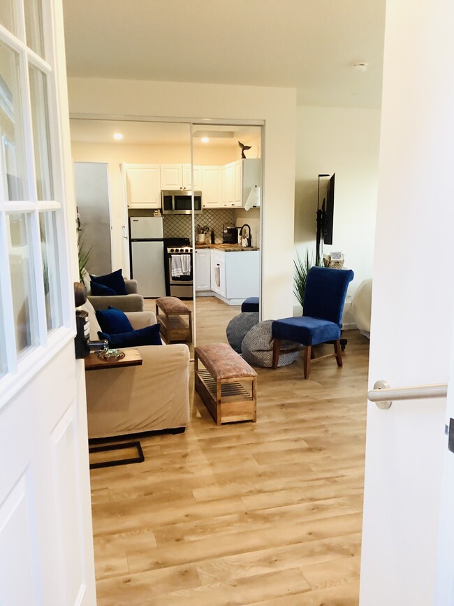 Building Photo - 2606 S Moray Ave