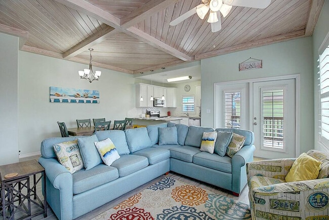 Building Photo - 1813 Eleventh Street-SI ID1023236P