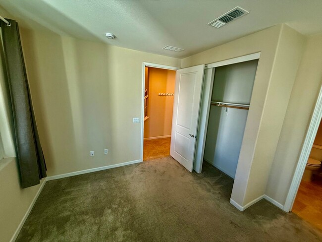 Photo - 4BD/3.5B Home in Dublin's Boulevard Community, a Stone's Throw Away From Persimmon and Hacienda!