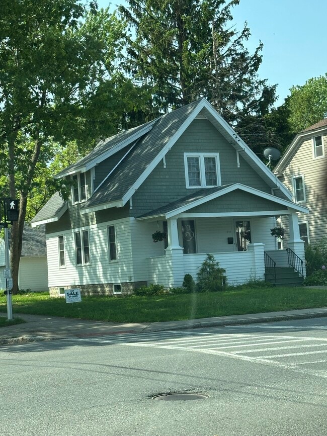 Photo - 718 Floyd Ave House