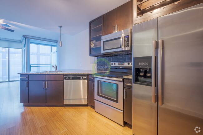 Building Photo - 355 N Wells St Rental