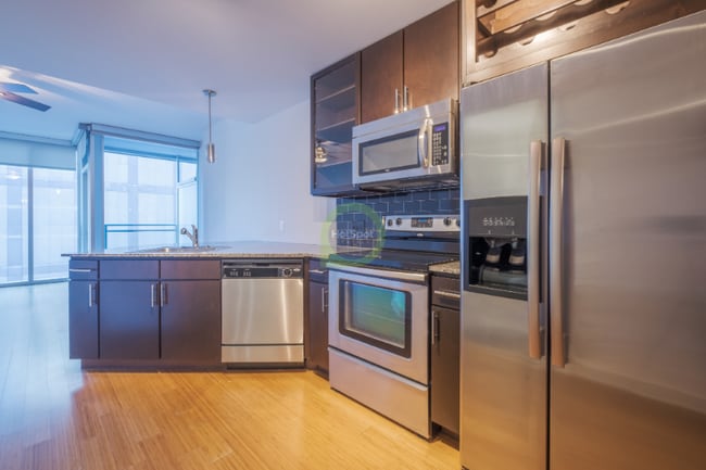 Photo - 355 N Wells St Rental