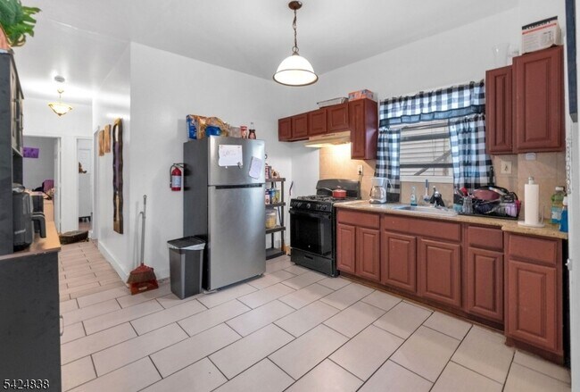 Photo - 25 Oak St Unit 3