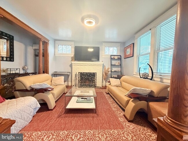 Photo - 3119 South Dakota Ave NE