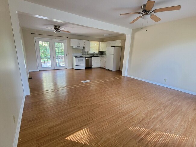 Photo - 350 Ladybird Dr
