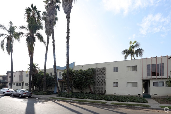 Photo - 1819 S Oxford Ave