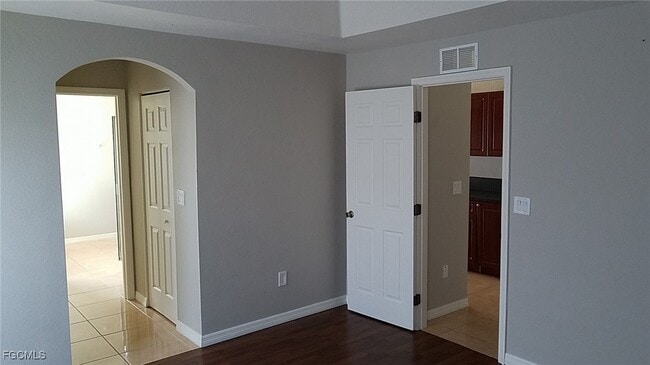 Photo - 547 Kingsbury Ln