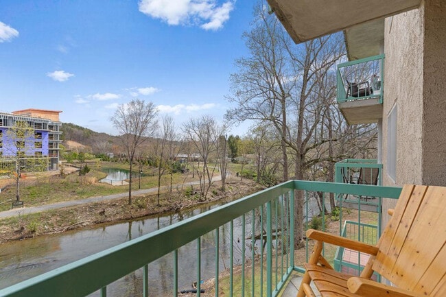 Photo - 3215 N River Rd Unidad ID1266990P