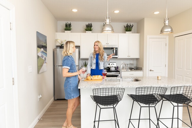 Photo - Orange Summit