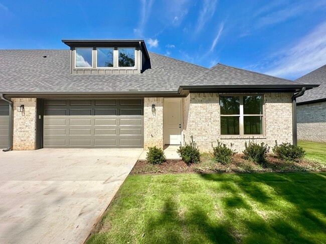 Photo - Tour Today! New Construction 4 Bed 2 Bath ... Unidad 101 - 2404 Henshaw Creek Dr