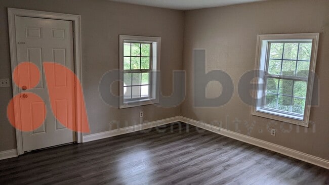 110 Hogan Rd