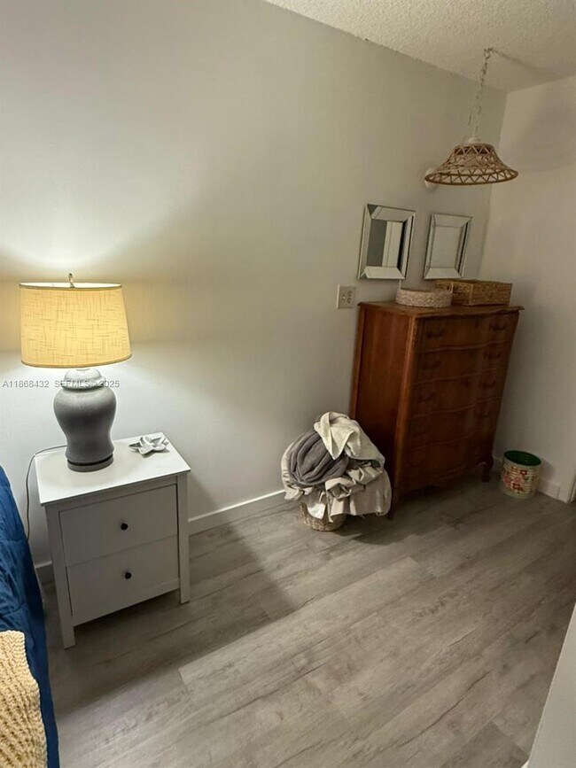 Photo - 401 Golden Isles Dr Unit 916