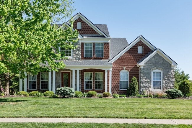 Building Photo - Short term rental available