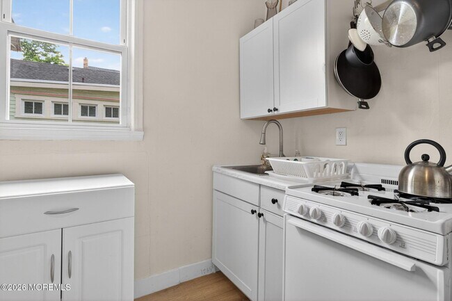 Photo - 71 Webb Ave Unit B