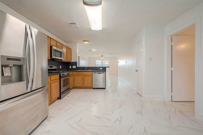 Photo - 20939 Young Meadows Way