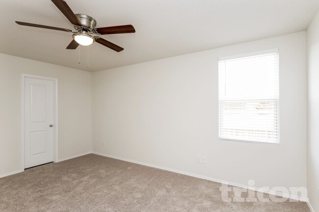Photo - 5672 McClelland St