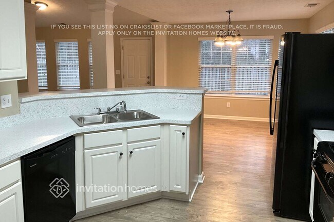 Photo - 1533 Milford Pl SW