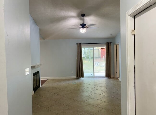 Photo - 3102 Lynn Dr