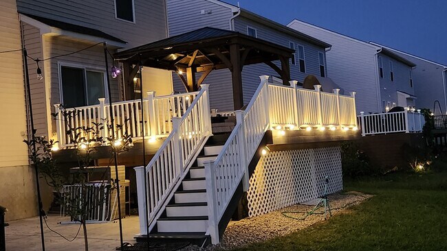 Photo - 6885 Charlestown Ln