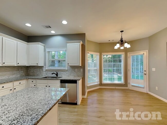 Photo - 2242 Rosemoore Walk NE
