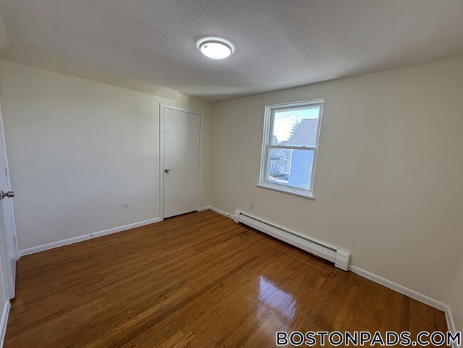 Photo - 18 Belmont St Unidad 12