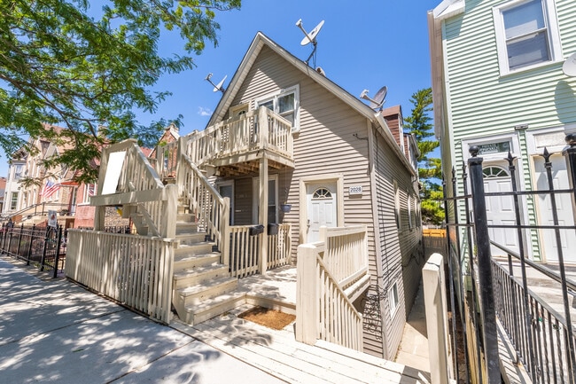Building Photo - 2028 W 22nd Pl Unit 1 Rental
