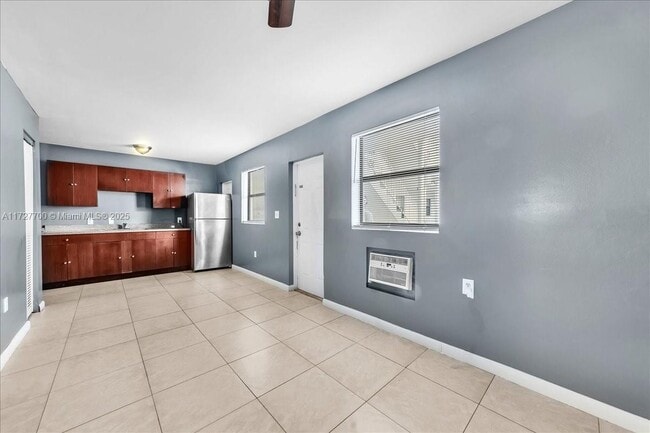Photo - 365 NW 8th St Unit 208