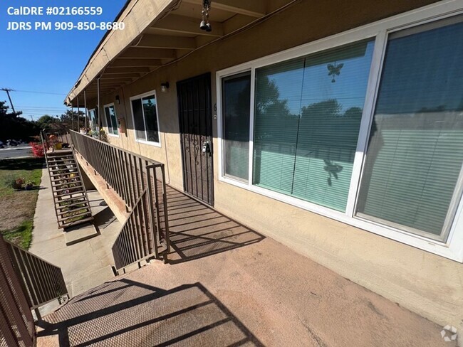 Building Photo - Lowered Price! Claremont 2 bedroom Apartment