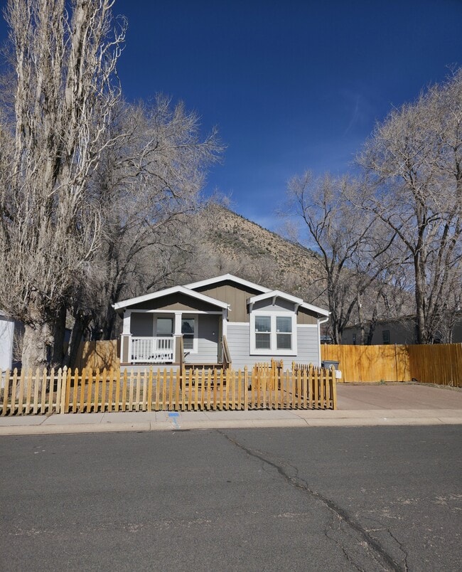 Building Photo - 3950 E Philip Ave