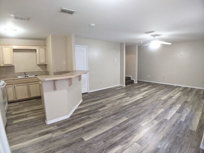 Photo - 721 Sonesta Ct Unit #4