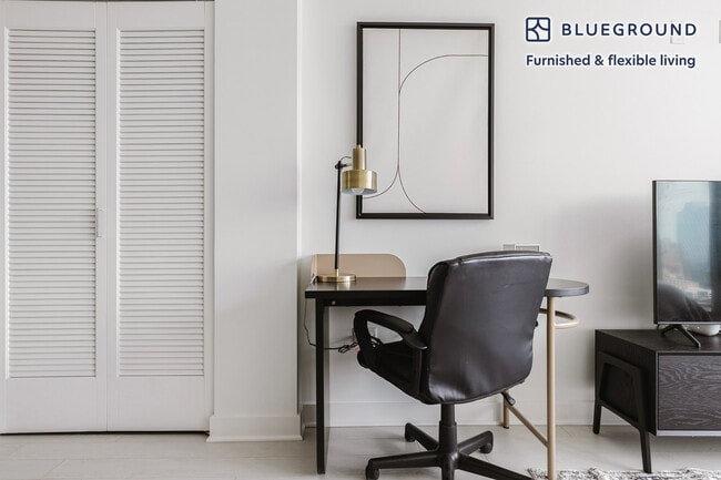 Photo - 1035 W Van Buren St Unidad FL27-ID1161