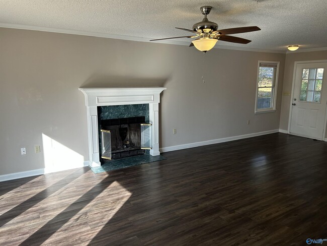 Photo - 550 Farmingdale Rd SE