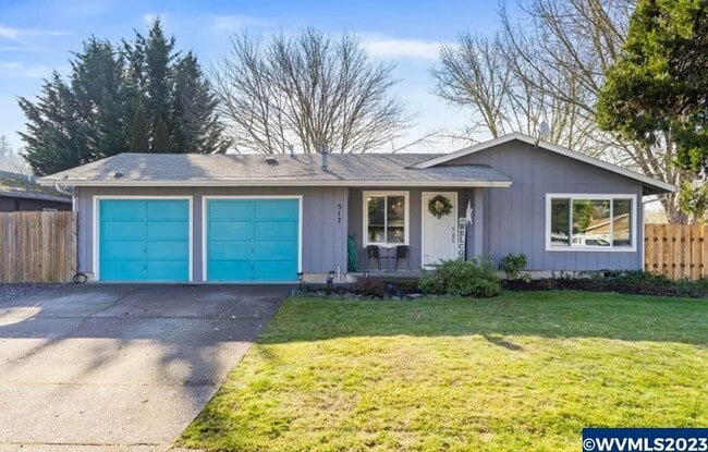 Available now! 4 bedroom and 2 bath one le... - Available now! 4 bedroom and 2 bath one le... House