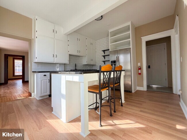 Kitchen - 2613 Bryant Ave S Unit 2613 Bryant Ave S - FL1