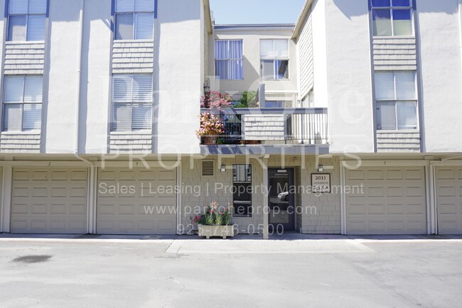 Well-Maintained 2-Bedroom Condo | Garage +... - Well-Maintained 2-Bedroom Condo | Garage +...