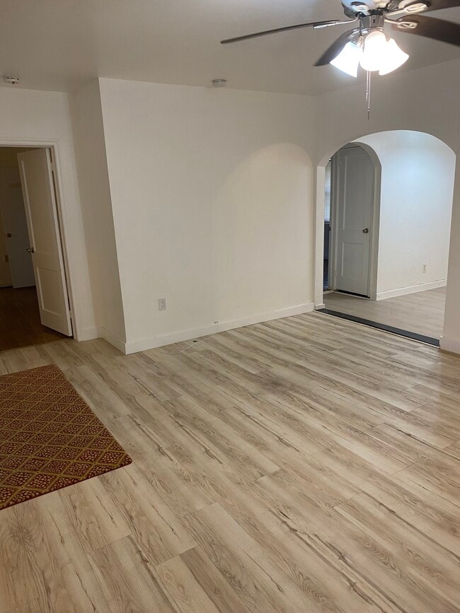 Building Photo - 1588 NE 110th St Unit 1