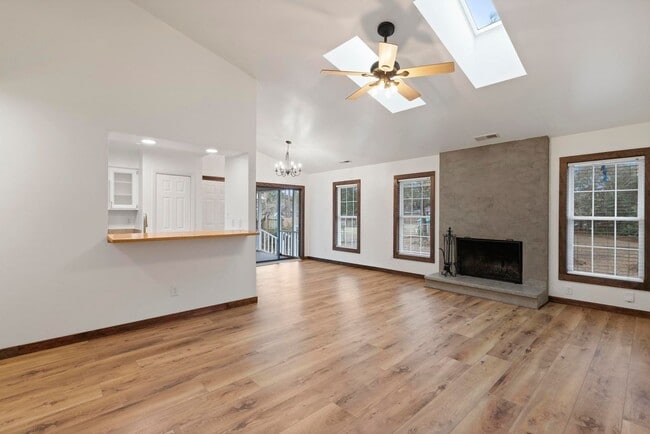 Photo - 617 Fitzgerald Dr