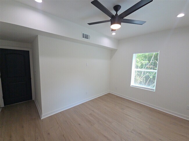 Photo - 8101 Venus St
