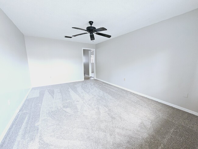 Photo - 2 bed 1 bath Unit #2