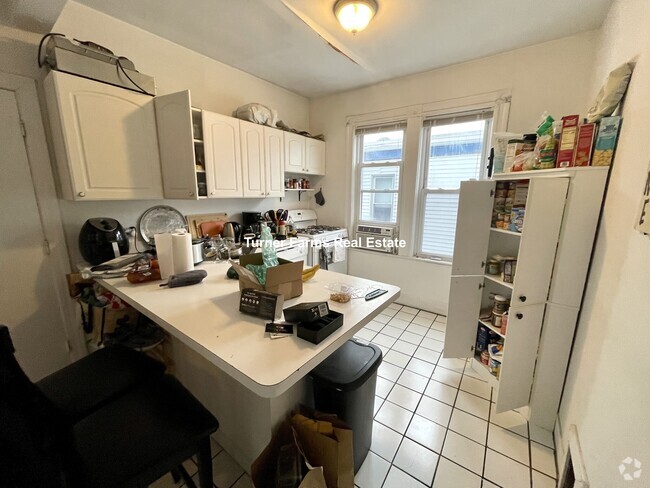 Building Photo - 530 Cambridge St Unit 3 Rental