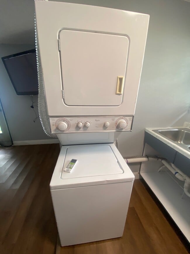 Photo - 27103 Frampton Ave